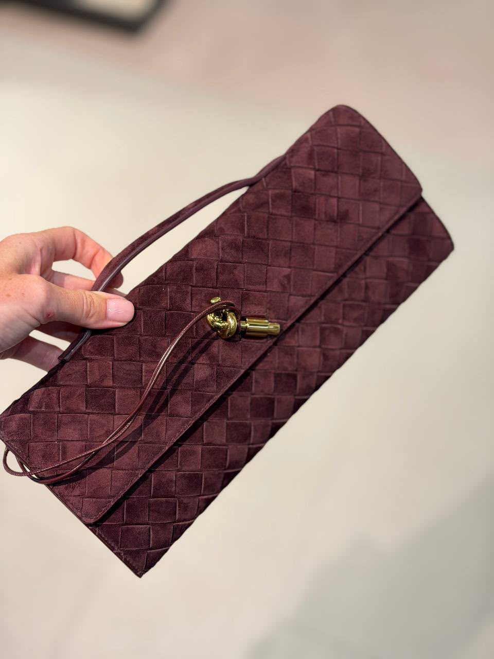 Knot Clutch
