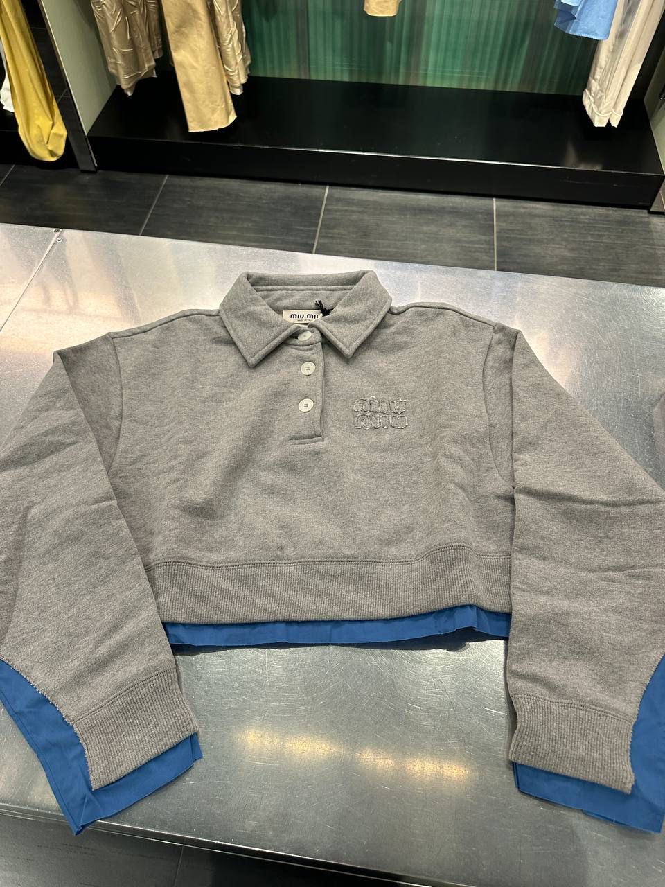 Cropped fleece and poplin polo shirt