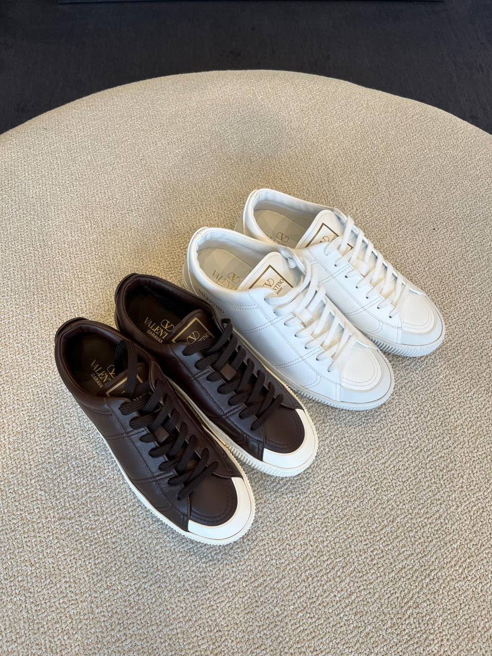 One Stud Low-Top Sneaker