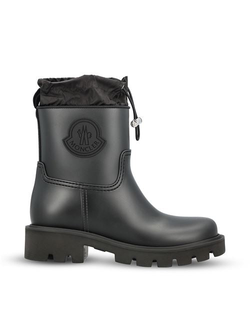 Stivali realizzati in nylon