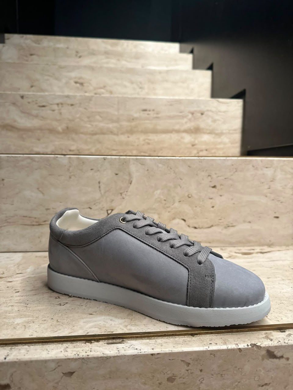 Ace Sneaker