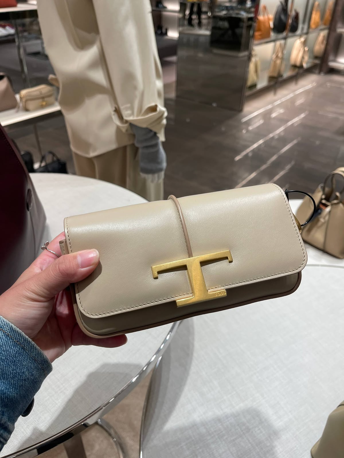 T Timeless Leather Shoulder Bag