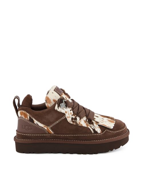 Sneakers realizzate in pelle