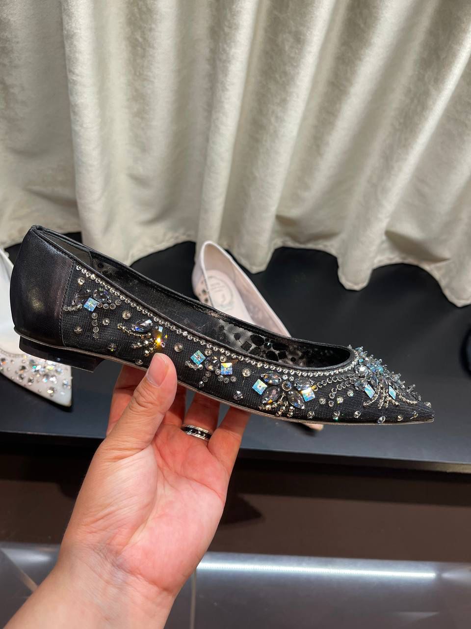 Roger Vivier Viv' In The City Strass Buckle Mesh Ballerinas