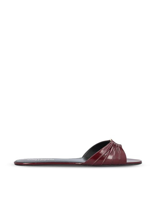 Sandali realizzati in pelle