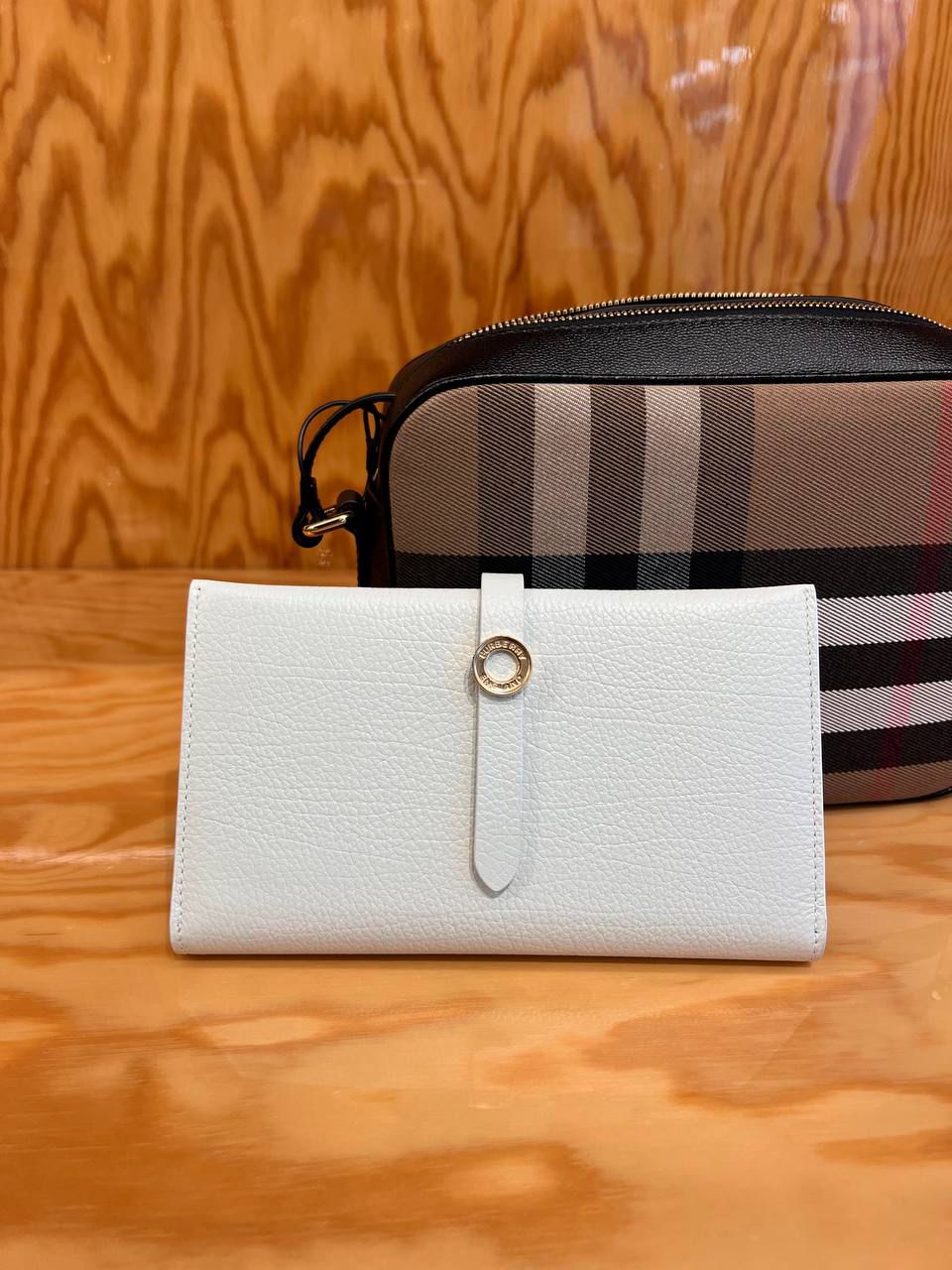 Grainy Leather Continental Wallet