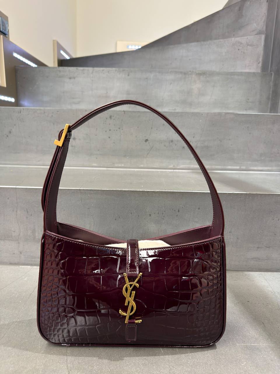 Le 5 à 7 Hobo Bag