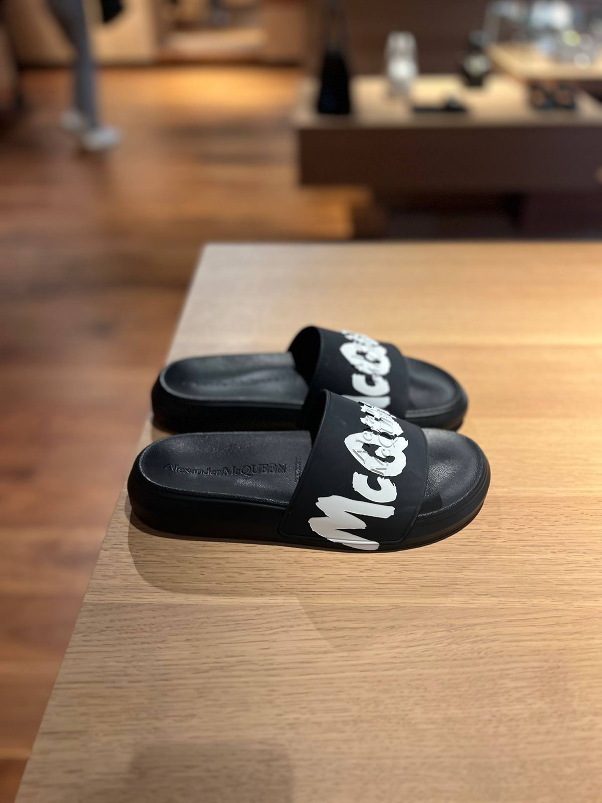 Alexander McQueen Logo-Print Rubber Slides