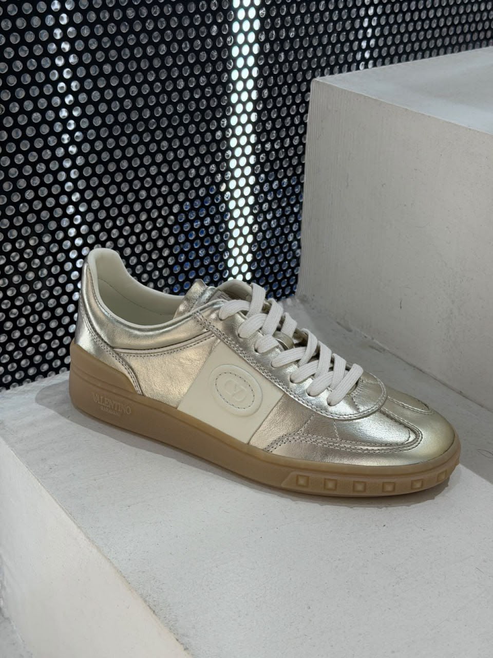 One Stud Low-Top Sneaker