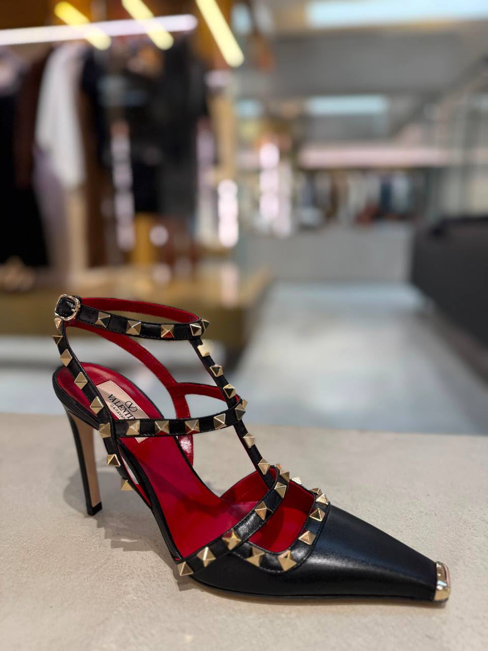 Rockstud Caged Pump