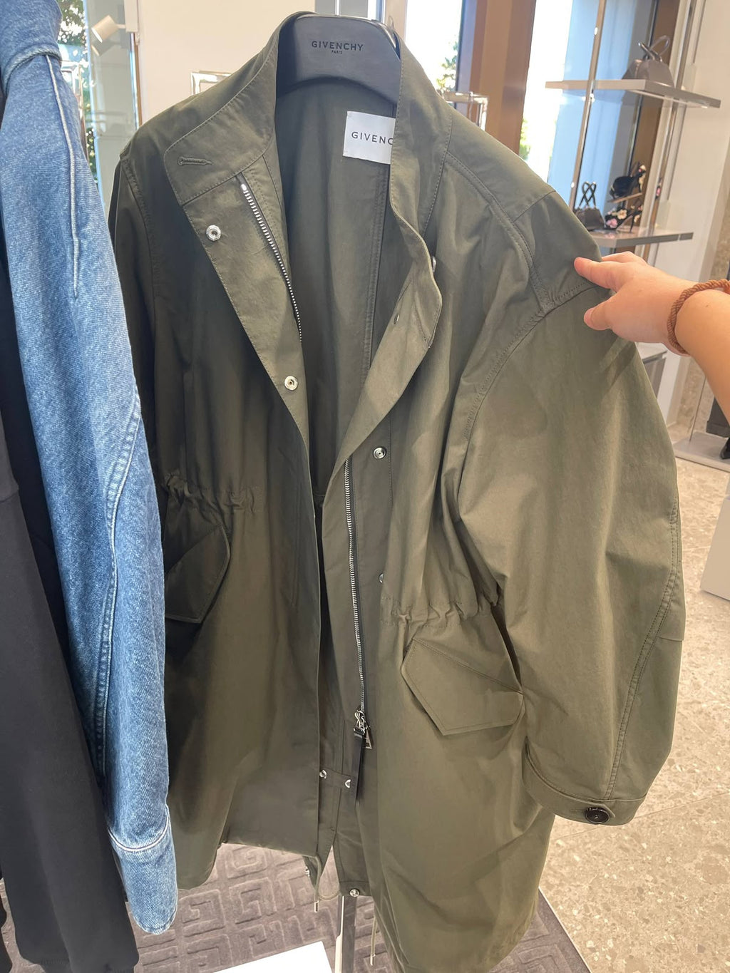 3, Avenue George V Parka