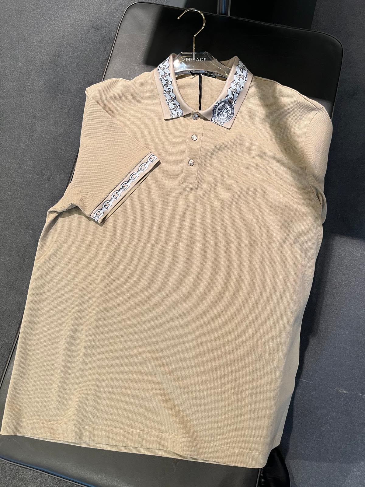 La Medusa Chain Collar Polo Shirt