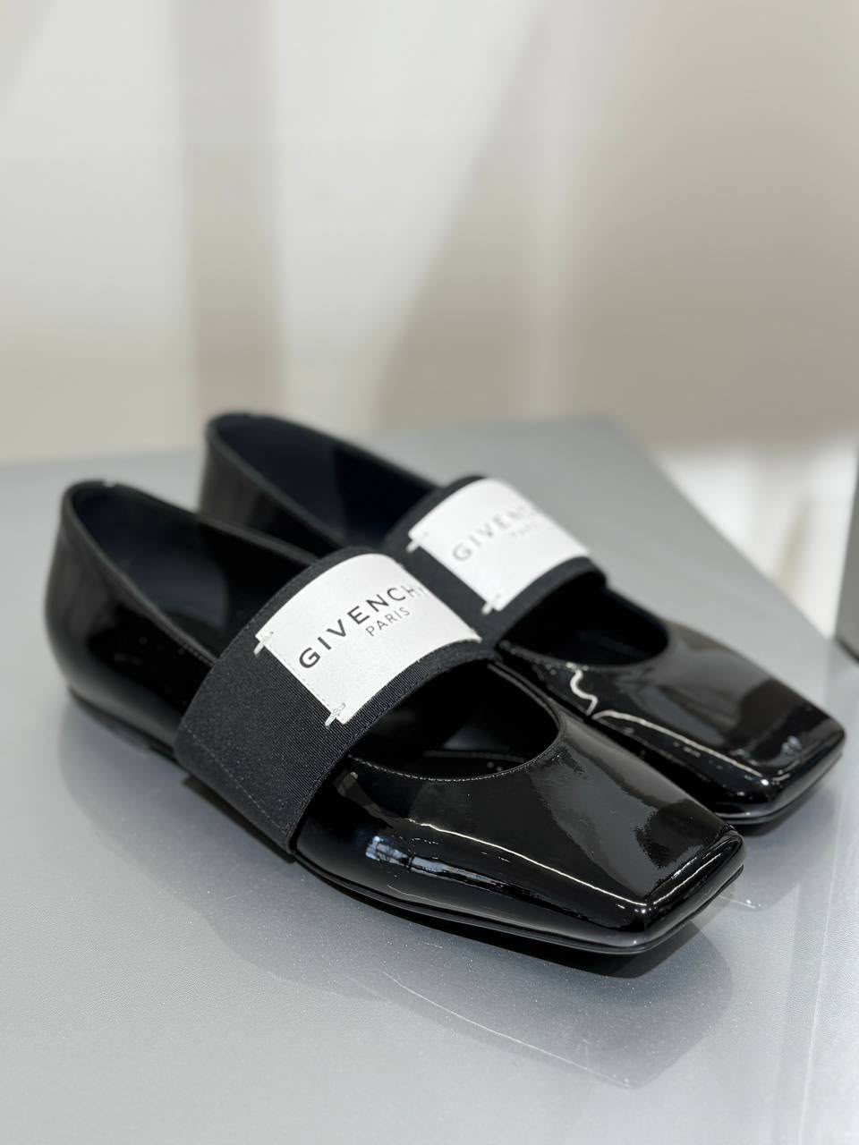 Elastic Band Patent Leather Ballerina Flats