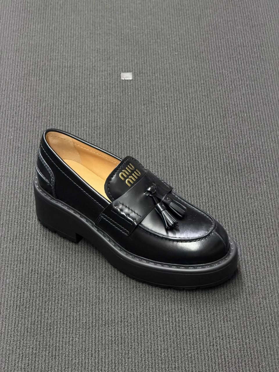 Brushed leather loafers with tassels