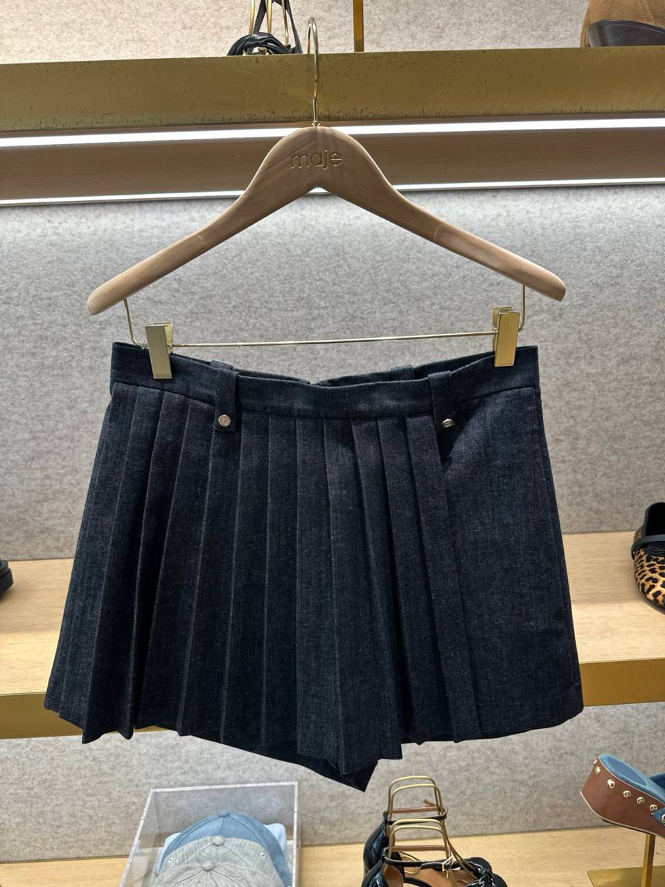 High-waisted tailored shorts