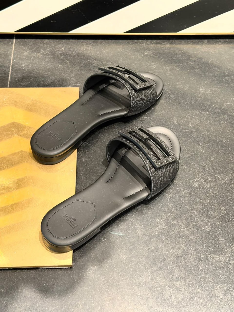 O'Lock Slide Sandals