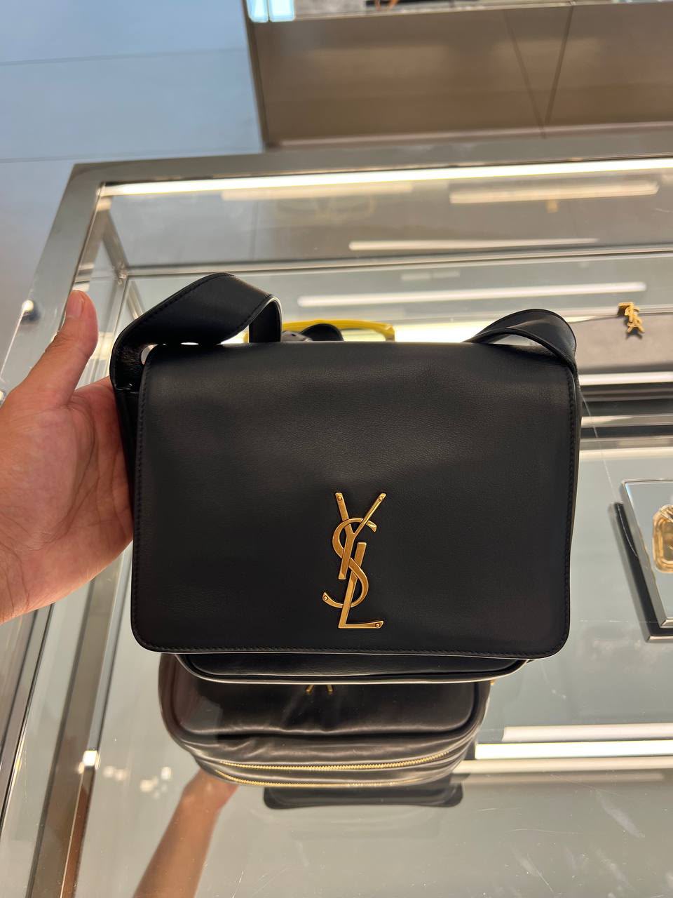 Le 5 à 7 Small Satchel in Smooth Leather