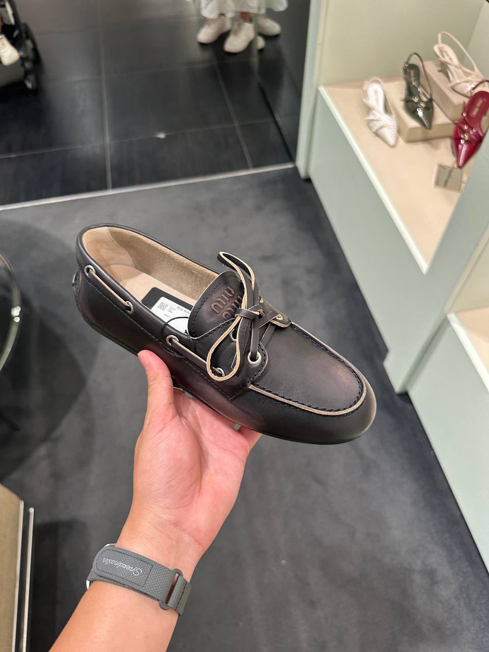 Leather boat shoes