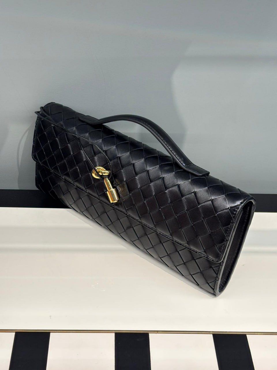 Knot Clutch