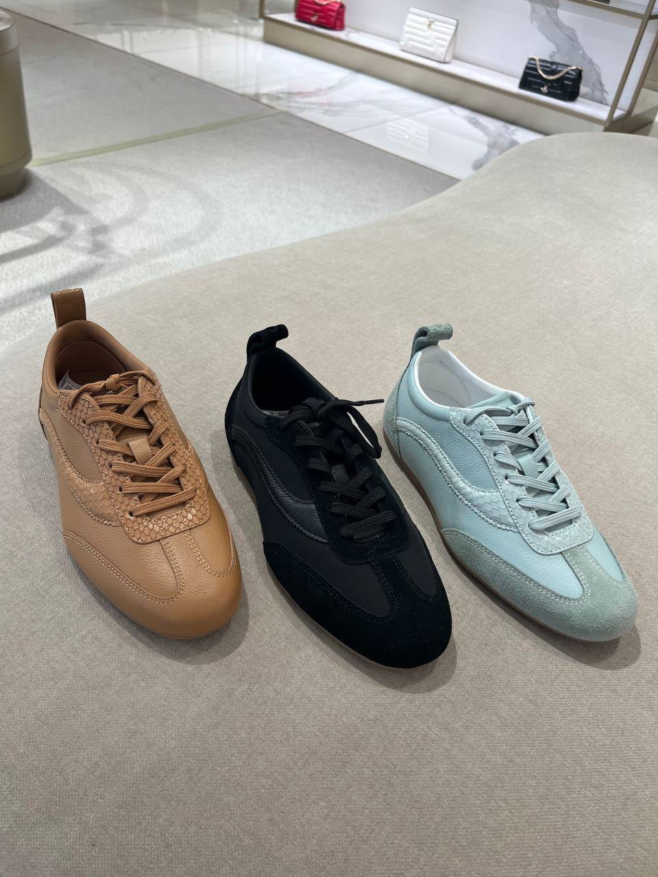 Diamond Light Low Top Sneakers