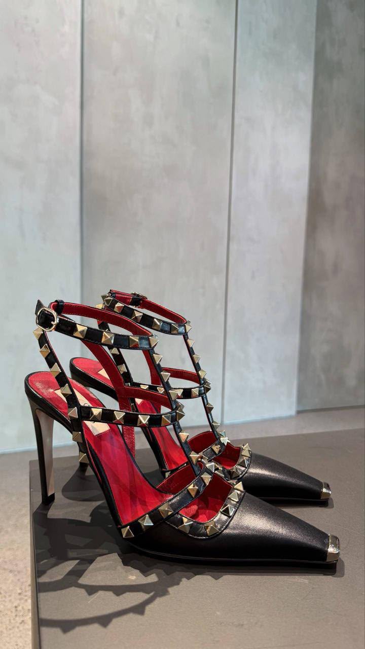 Rockstud Caged Pump