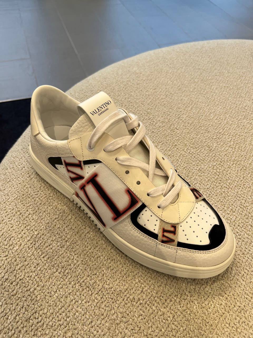 One Stud Low-Top Sneaker
