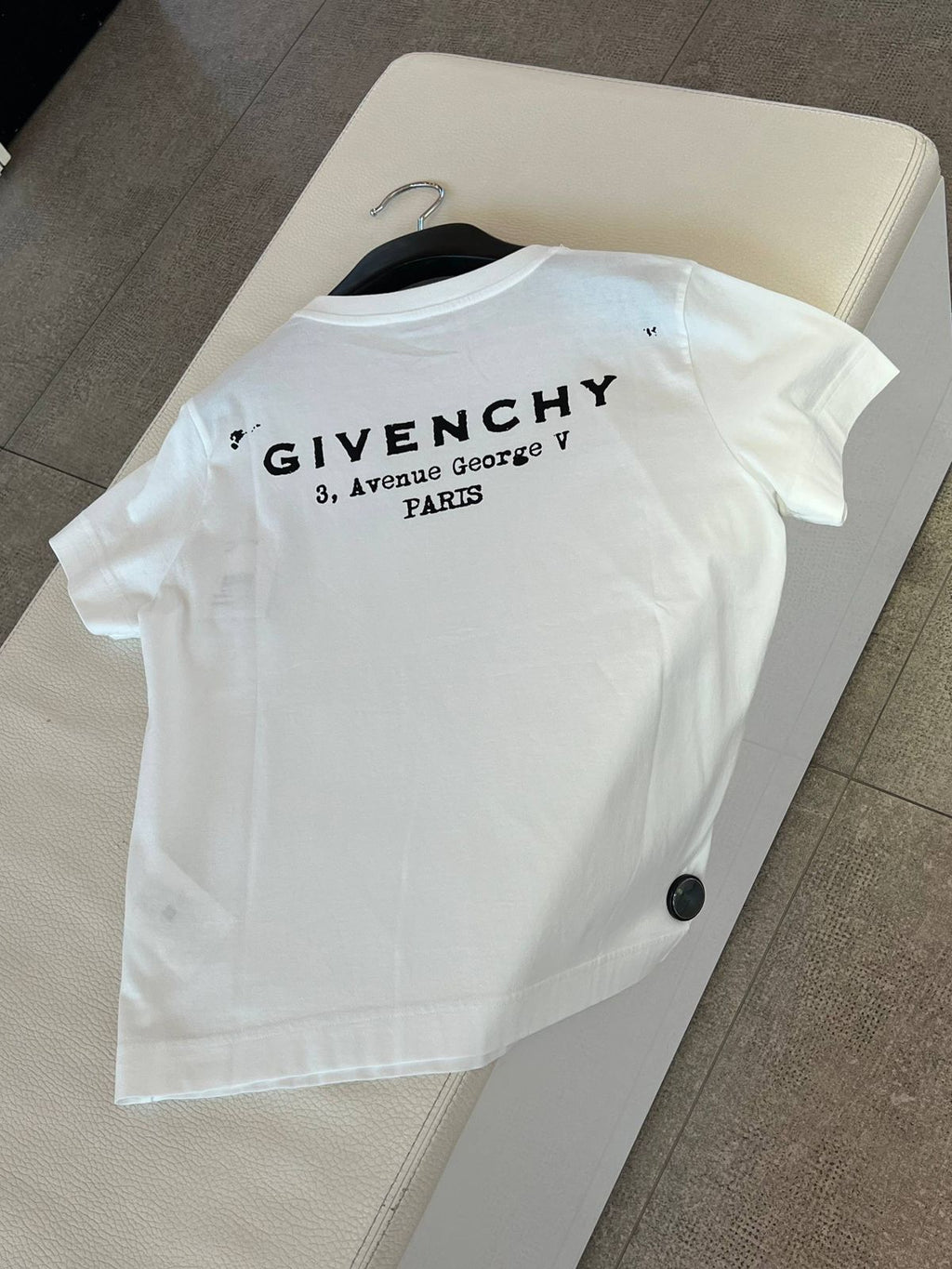 3, Avenue George V Paris T-Shirt
