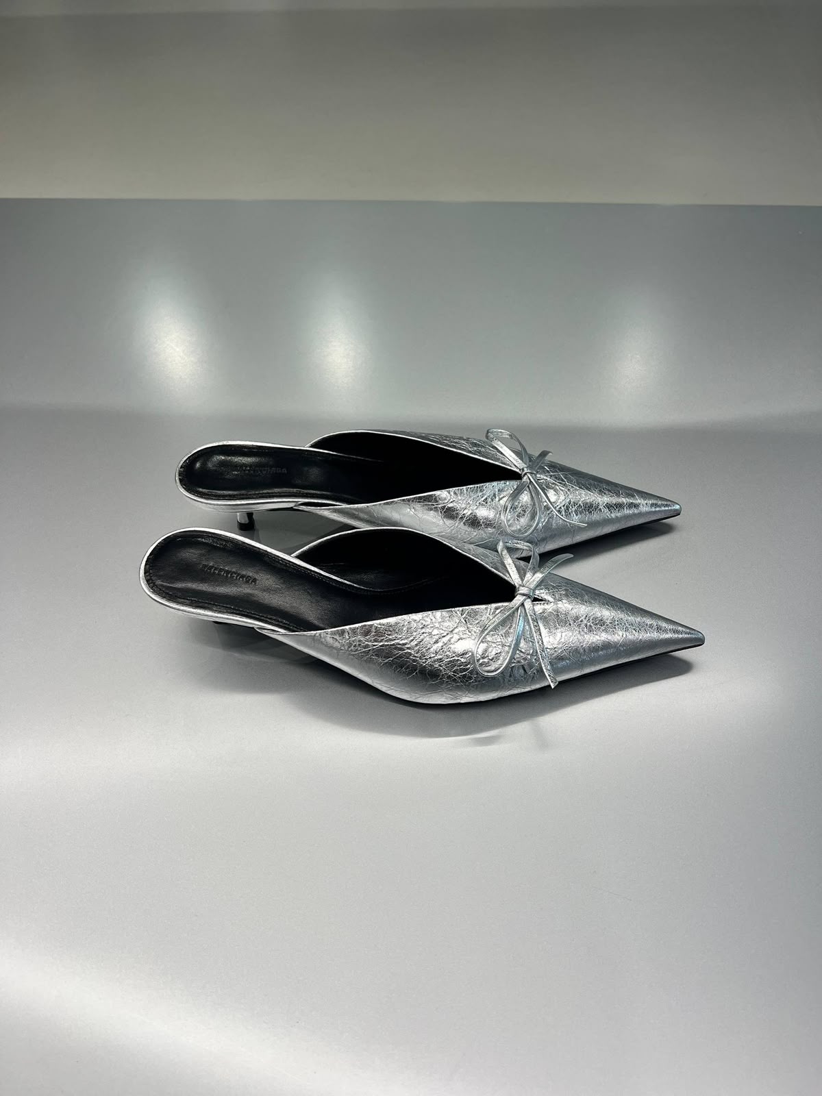 Bow-Detailed Metallic Leather Mules