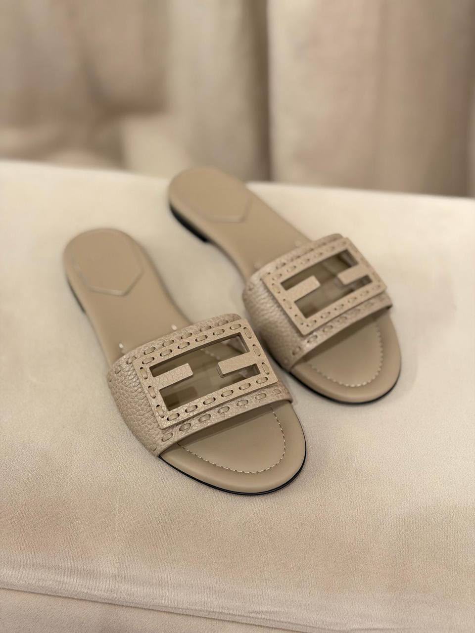 O'Lock Slide Sandals