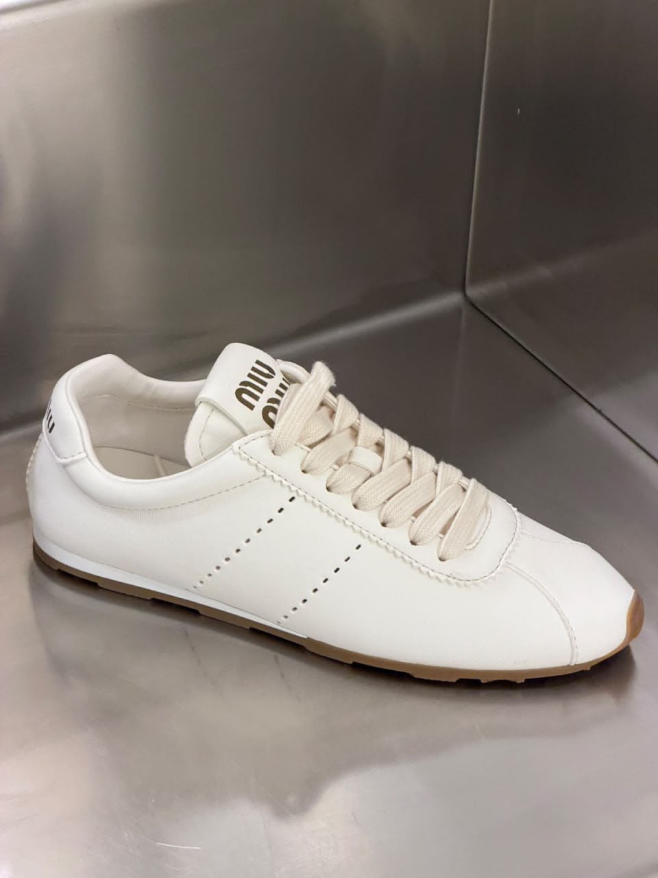 Leather sneakers