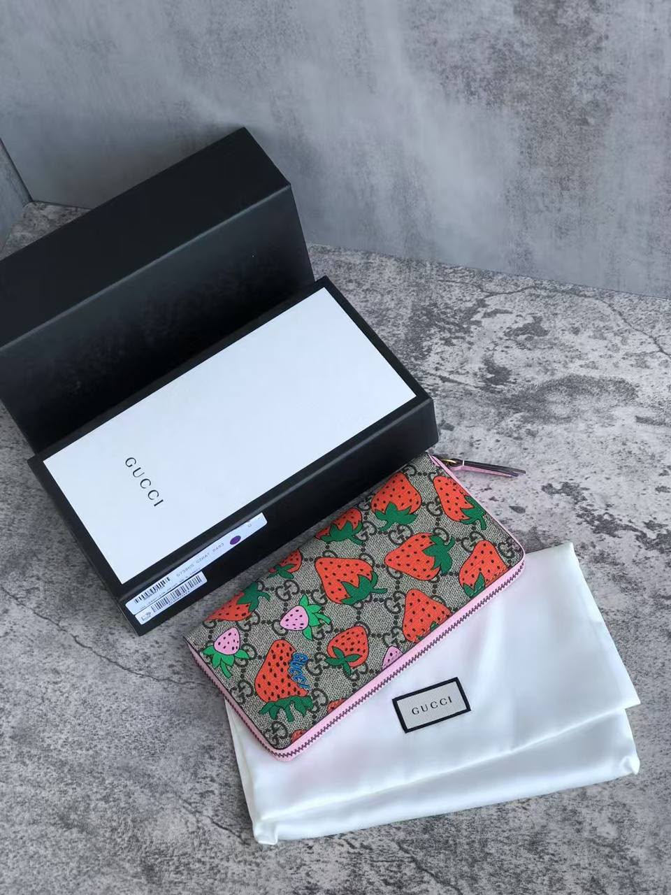GG Supreme Strawberry Zip Around Wallet