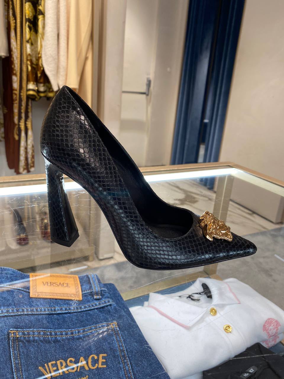La Medusa Pumps